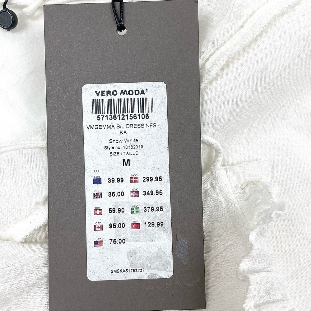 NWT Vero Moda Tiered Ruffle Dress in Snow White Size Medium - Picture 9 of 9